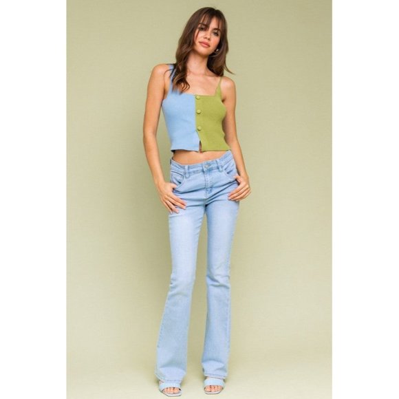 LE LIS BLOCK BUTTON FRONT SWEATER TOP SLEEVELESS - Picture 4 of 9